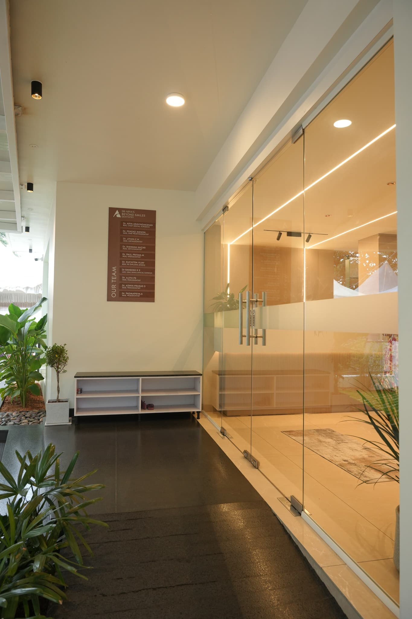 State-of-the-art dental operatory with panoramic lighting